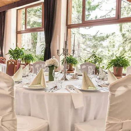 Отель Sachticka Банска-Бистрица